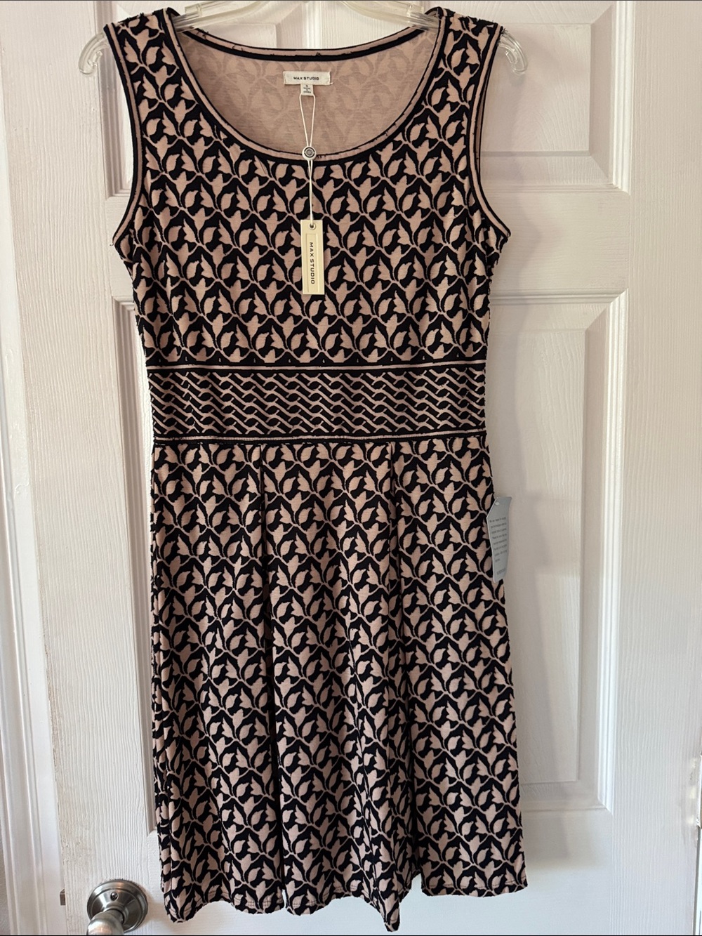 Max Studio Black and Blush Sleeveless Patterned Midi Dress